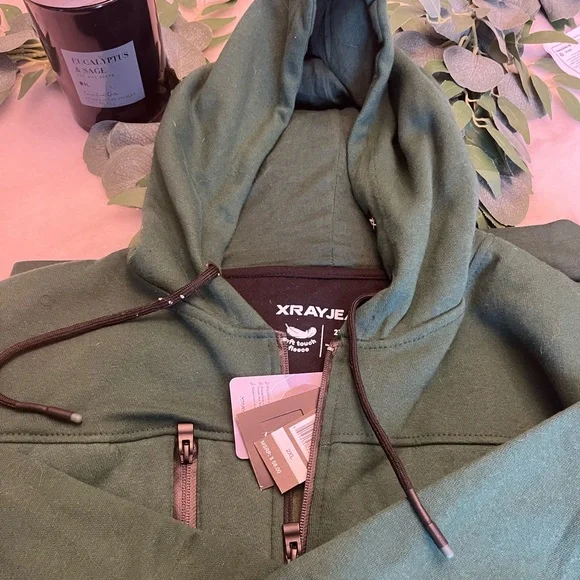 *NWT* Hoodie - Picture 2 of 4